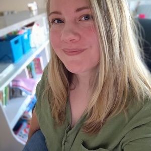 Meet your Posher, Lauren